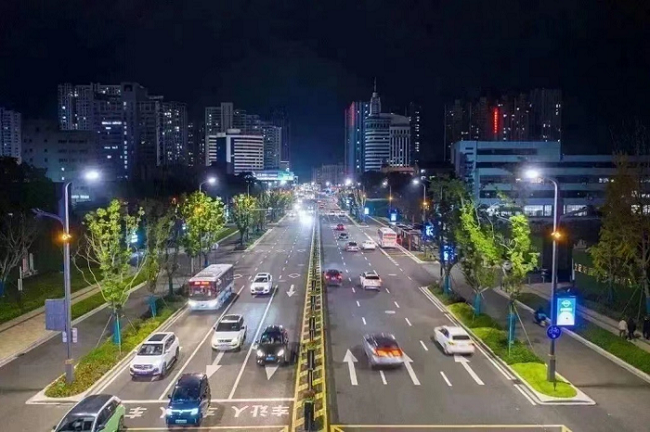 欧普照明宁波奉化智慧灯杆改造项目实景